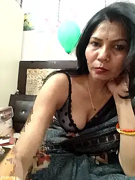 Yourhotsweetgirl online show from 01/12/26, 05:34