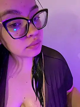 Emily Taylor2 online show from 10/18/25, 01:52