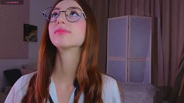 AvrilLeMell online show from 11/17/25, 10:15