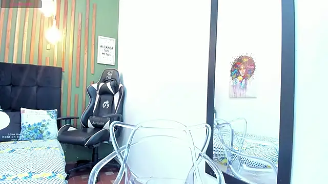 Snapshot of Laura_Sex19 chatting on 09/30/25, 11:37 Laura Sex19 online show from 09/30/25, 11:37