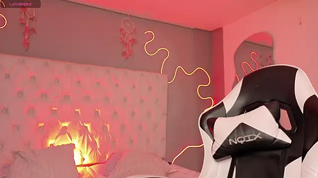 Megan  cole1 online show from 01/10/26, 03:41