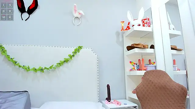 KoraSweett online show from 10/22/25, 07:02