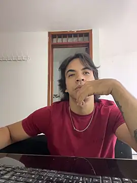 Snapshot of The_amazing_Tyler chatting on 06/04/26, 03:34 The amazing Tyler online show from 06/04/26, 03:34