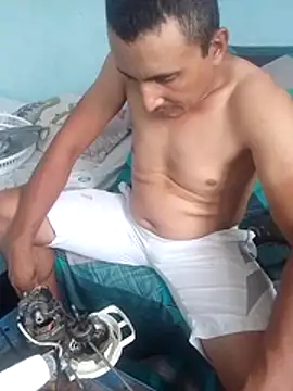 miroqui143 online show from 12/14/25, 04:34