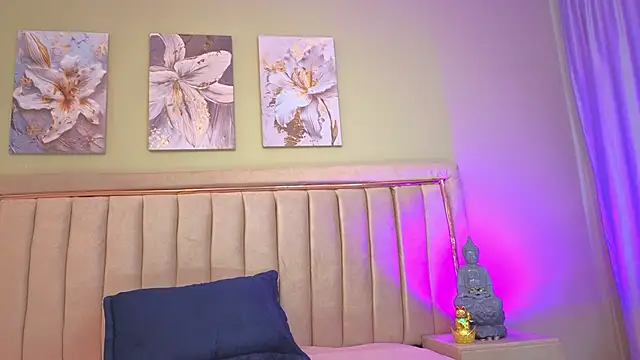 Snapshot of Bloom_Star chatting on 10/07/25, 12:13 Bloom Star online show from 10/07/25, 12:13