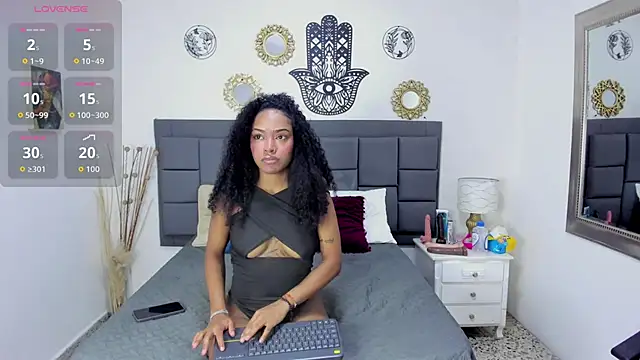 summer williams18 online show from 11/10/25, 11:31