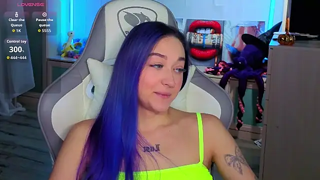 Im suka online show from 11/07/25, 03:50