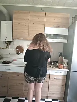 Snapshot of PerpetuaAnastagi chatting on 10/04/25, 08:12 PerpetuaAnastagi online show from 10/04/25, 08:12