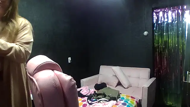 bigb00tycass online show from 11/23/25, 05:46