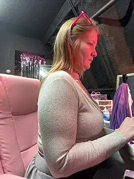 bigb00tycass online show from 12/16/25, 07:41