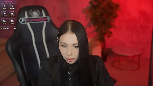 Snapshot of VivianSweet_ chatting on 05/31/26, 11:06 VivianSweet online show from 05/31/26, 11:06