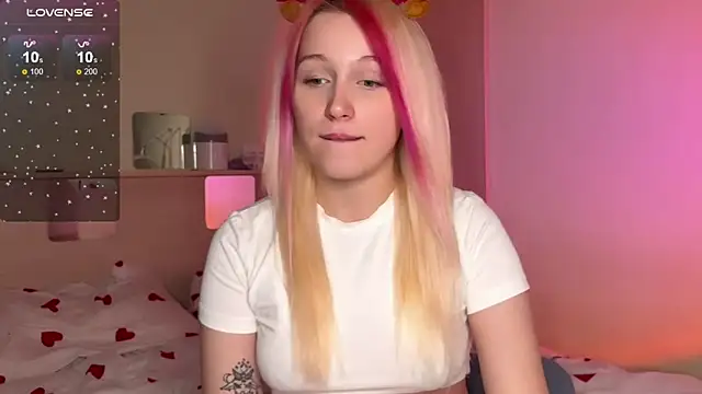  Annabel Myr  online show from 12/14/25, 11:04