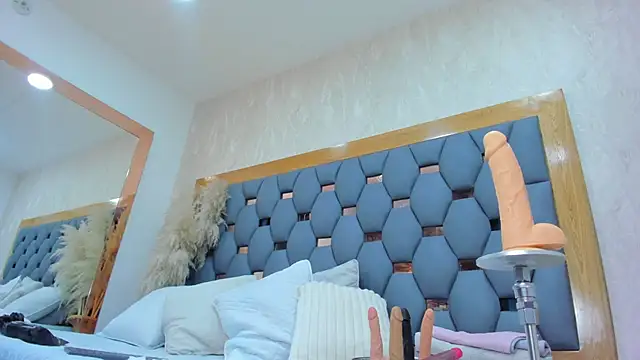 crystal sm online show from 04/11/26, 03:11