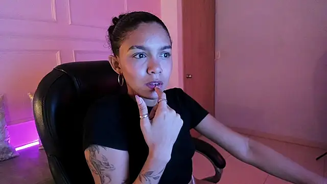 aitana kahlo online show from 02/02/26, 08:07