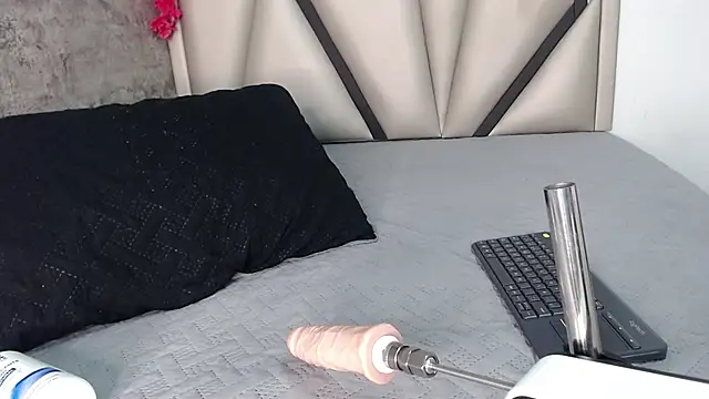 Euphoria 07 online show from 12/23/25, 04:21