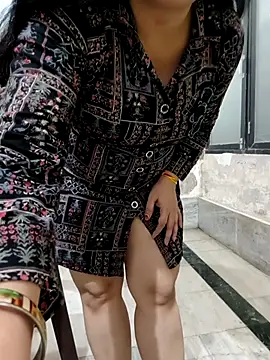 roshni agrawal0 online show from 09/30/25, 02:44