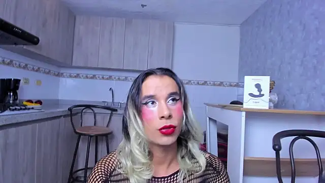 Snapshot of ZaiMoon_ chatting on 02/11/26, 08:14 ZaiMoon online show from 02/11/26, 08:14