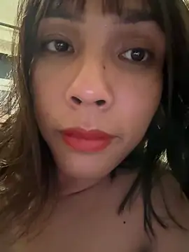 Snapshot of Ladyboyluxe chatting on 02/27/26, 12:21 Ladyboyluxe online show from 02/27/26, 12:21