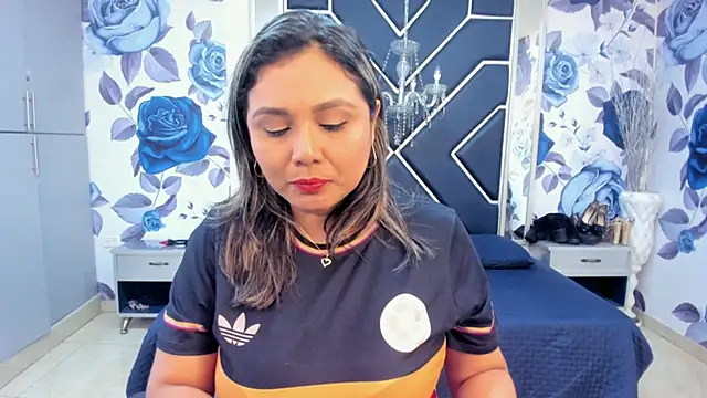 LatinaHoleQueen online show from 10/14/25, 02:51