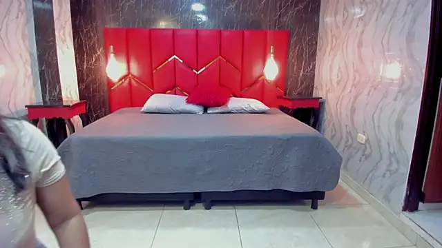 LatinaHoleQueen online show from 11/22/25, 02:27