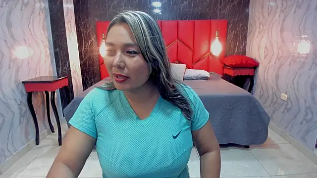 LatinaHoleQueen online show from 12/20/25, 03:08