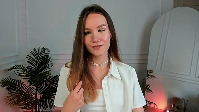 Snapshot of _Clare_Florence_ chatting on 10/05/25, 01:31  Clare Florence  online show from 10/05/25, 01:31