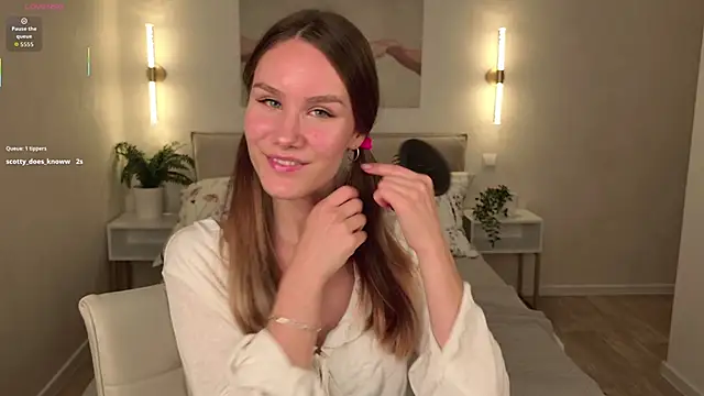 Snapshot of _Clare_Florence_ chatting on 10/11/25, 01:42  Clare Florence  online show from 10/11/25, 01:42