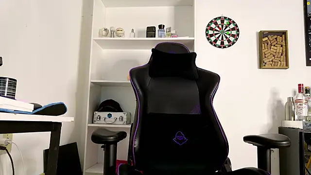 aaron nvk online show from 10/17/25, 09:17