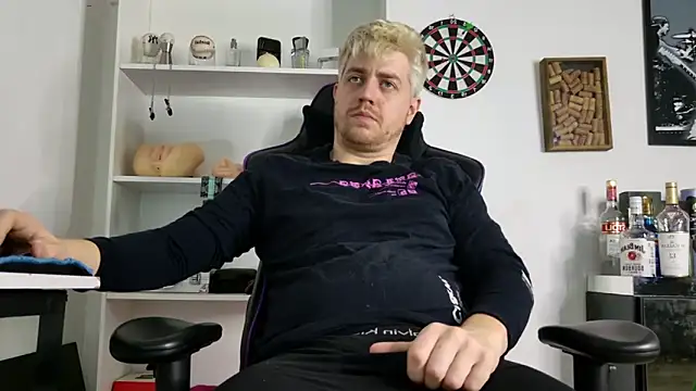 aaron nvk online show from 04/14/26, 07:42