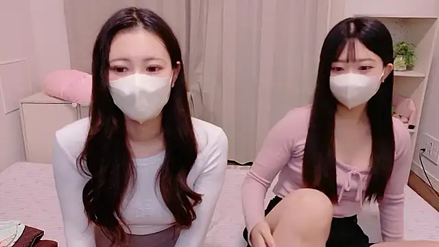 MOEMOE-Q online show from 10/17/25, 04:09