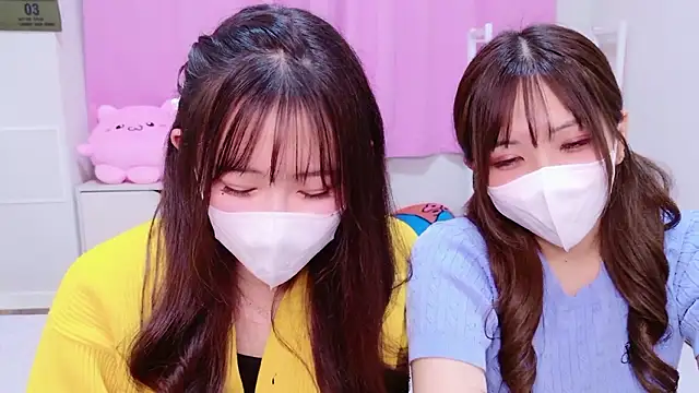 MOEMOE-Q online show from 11/02/25, 04:09