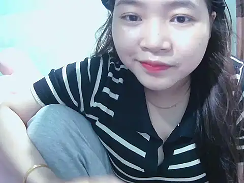 Lily3322 online show from 09/28/25, 03:17