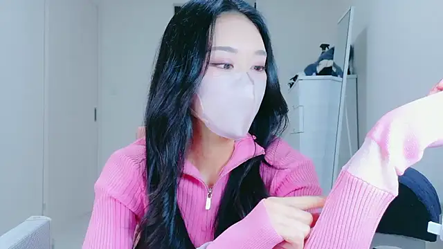 Snapshot of ramuchan_desu chatting on 02/18/26, 11:55 ramuchan desu online show from 02/18/26, 11:55