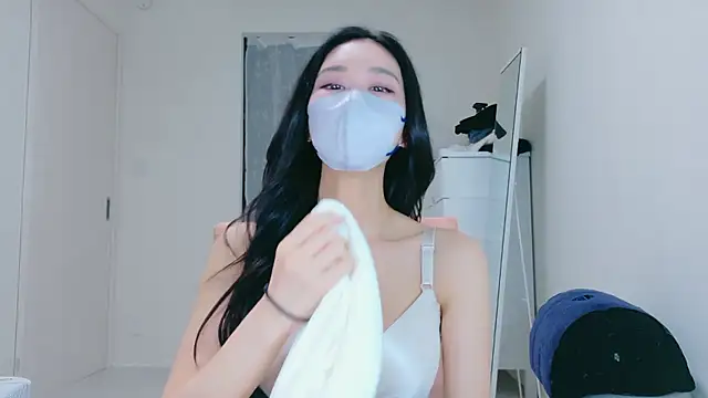 Snapshot of ramuchan_desu chatting on 02/27/26, 12:32 ramuchan desu online show from 02/27/26, 12:32