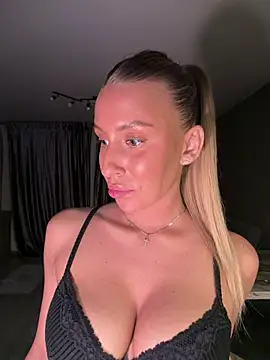 Elizebeth Parker online show from 06/03/26, 10:15