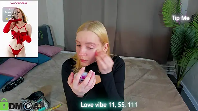 Anna Chelsea online show from 11/21/25, 12:10