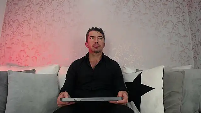 JuanKFit 45 online show from 11/20/25, 01:33