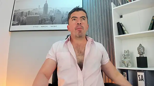 Snapshot of JuanKFit_45 chatting on 07/11/26, 04:15 JuanKFit 45 online show from 07/11/26, 04:15