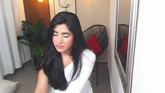 Snapshot of Lia_Mar_ chatting on 04/23/26, 06:32 Lia Mar online show from 04/23/26, 06:32