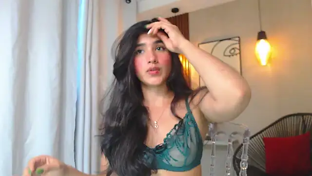 Snapshot of Lia_Mar_ chatting on 05/19/26, 10:27 Lia Mar online show from 05/19/26, 10:27