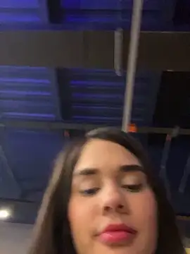 BellaLeclair online show from 12/17/25, 06:36