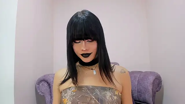 NATASHAA WINZ online show from 11/21/25, 05:28