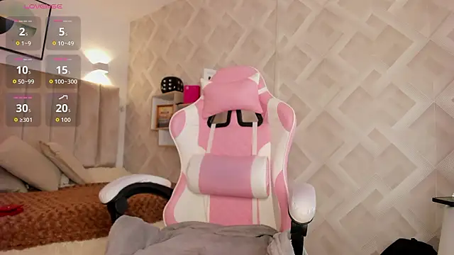 Clhoe Johnson online show from 02/02/26, 12:26