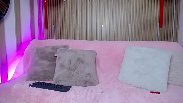 Bonn Glow online show from 03/01/26, 03:52