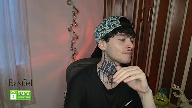 Mihail leroy online show from 10/14/25, 10:43