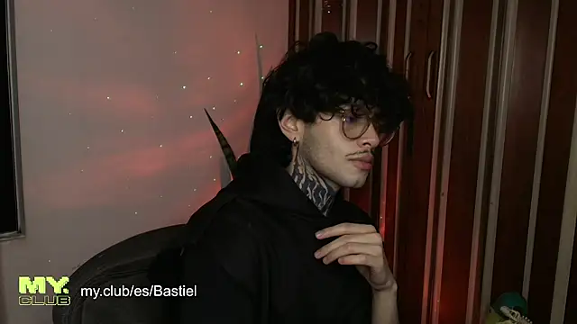 Mihail leroy online show from 04/05/26, 02:09