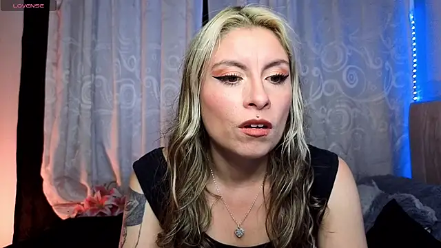 brianna smoke online show from 10/08/25, 07:22