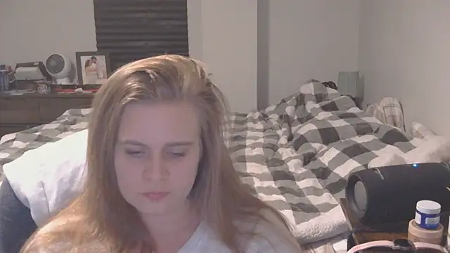 Sexyblonde12344 online show from 12/03/25, 09:02