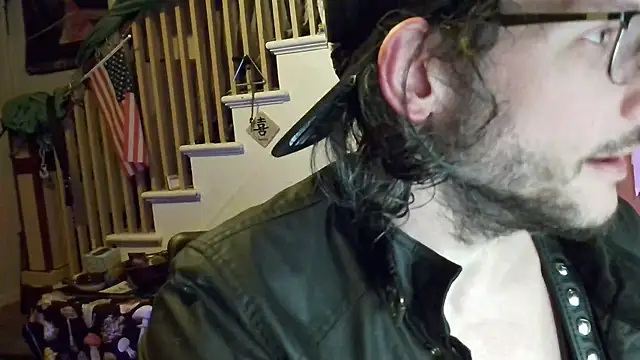 MasterDaddyCool online show from 10/04/25, 05:05