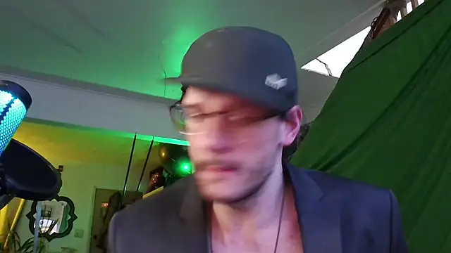 MasterDaddyCool online show from 10/21/25, 03:51